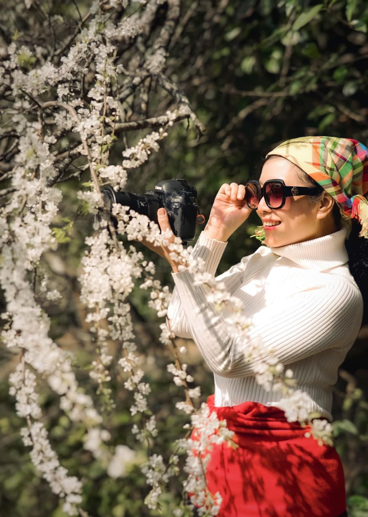 Sau chuyến du xuân vừa qua, nữ nghệ sĩ háo hức báo tin vui: "Tấm ảnh “Hoàng hôn lộng lẫy trên đỉnh Móng Ngựa, Mù Cang Chải” của Chiều Xuân sẽ được in bày triển lãm sau khi chiến thắng tại cuộc thi “Quyền lực của ánh sáng” tại nền tảng thi ảnh Gurushots".