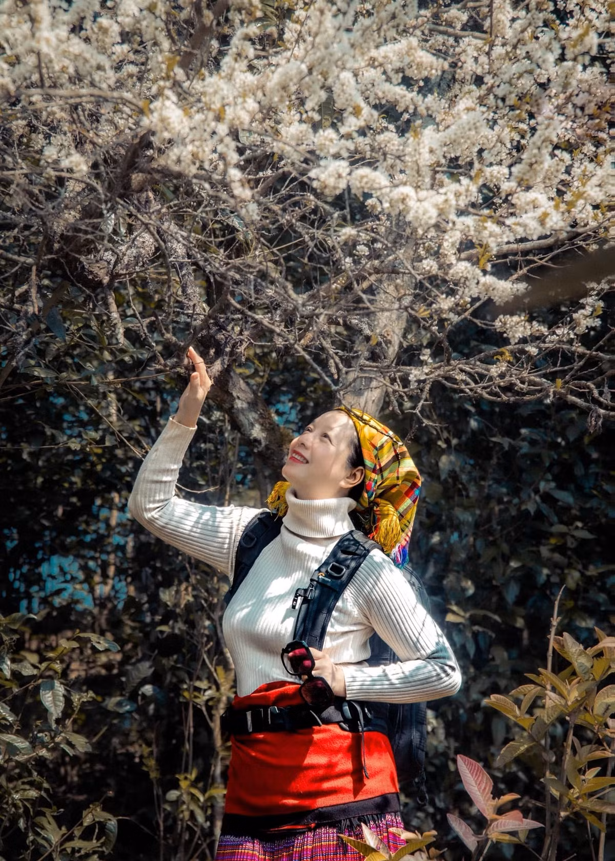 NSUT Chieu Xuan khoe nhan sac khong tuoi ben hoa man no trang