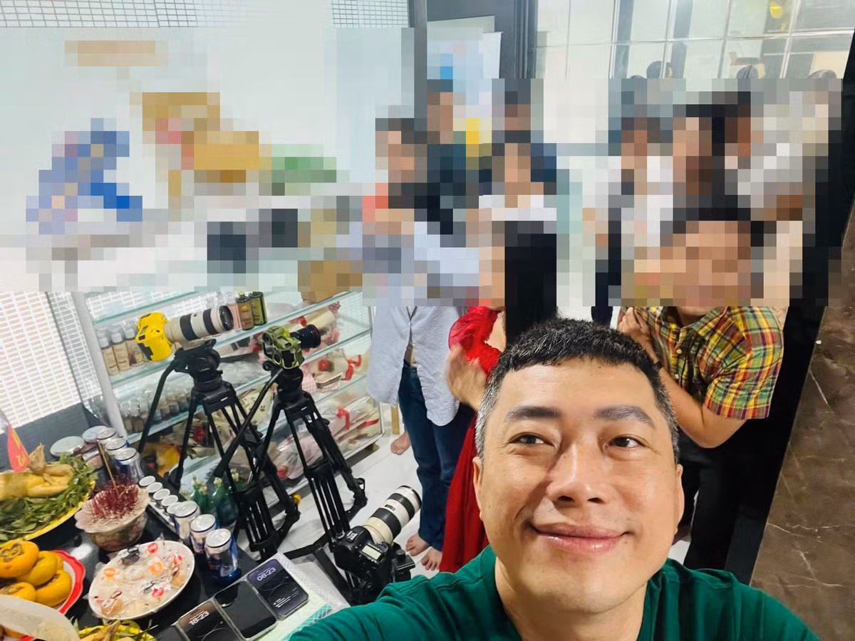 Cuộc sống của Kinh Quốc sau 2 năm vợ đại gia bị bắt Cuoc song cua Kinh Quoc sau 2 nam vo dai gia bi bat