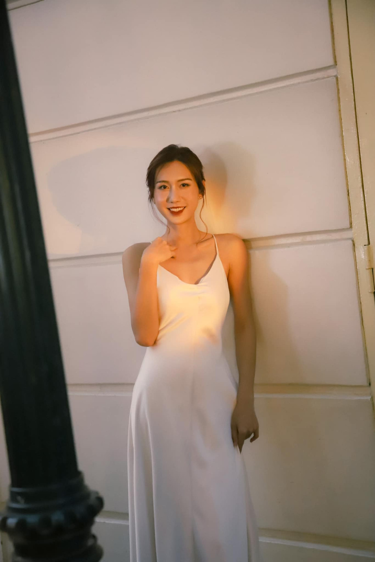 Giọng ca 8X nhấn mí, sửa mũi, tiêm filler má, cằm và môi, sau đó sửa khung xương mặt, gọt hàm, hạ đường chân tóc, trượt cằm, căng da mặt.