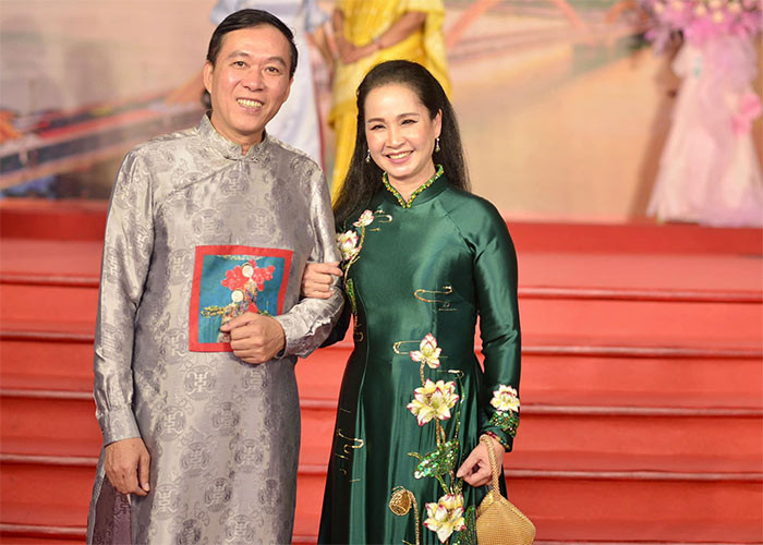 Doi thuong gian di cua NSUT Do Ky ben nguoi vo noi tieng