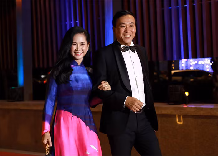 Thỉnh thoảng vợ chồng nghệ sĩ Lan Hương - Đỗ Kỷ cũng nhận lời dự sự kiện hoặc tham gia các buổi gặp gỡ thân thiết.