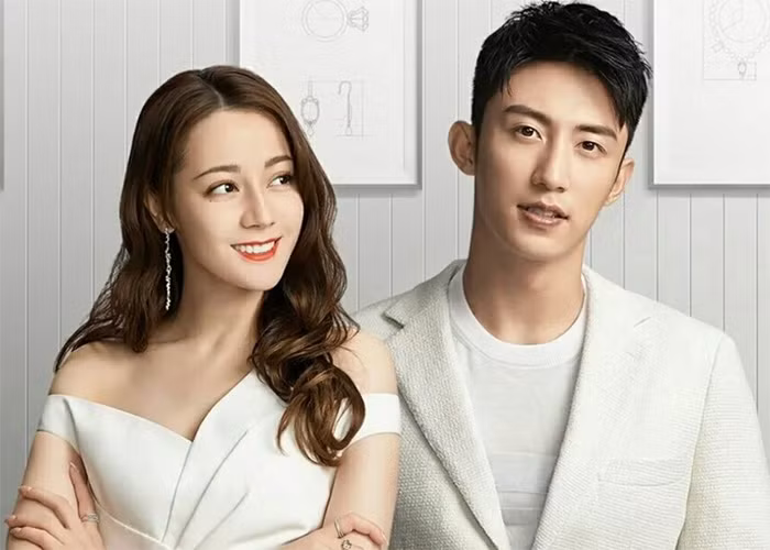 Giới thạo tin cho biết cả nữ diễn viên 30 tuổi và bạn diễn họ Hoàng còn cùng nhau tới Nhật Bản. Dù hai người họ một người xuất phát từ Thượng Hải, một người từ Bắc Kinh nhưng điểm đến đều là đất nước mặt trời mọc. (Ảnh: Sina)