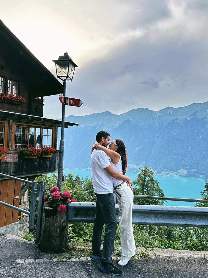 Hà Anh kết hôn với Olly Dowden - một thầy giáo tiểu học người Anh vào năm 2016. Olly sinh năm 1984 kém Hà Anh 2 tuổi, sinh sống và làm việc tại TP.HCM. Cả hai gặp gỡ tình cờ trong tiệc sinh nhật một người bạn và sau đó bắt đầu hẹn hò.