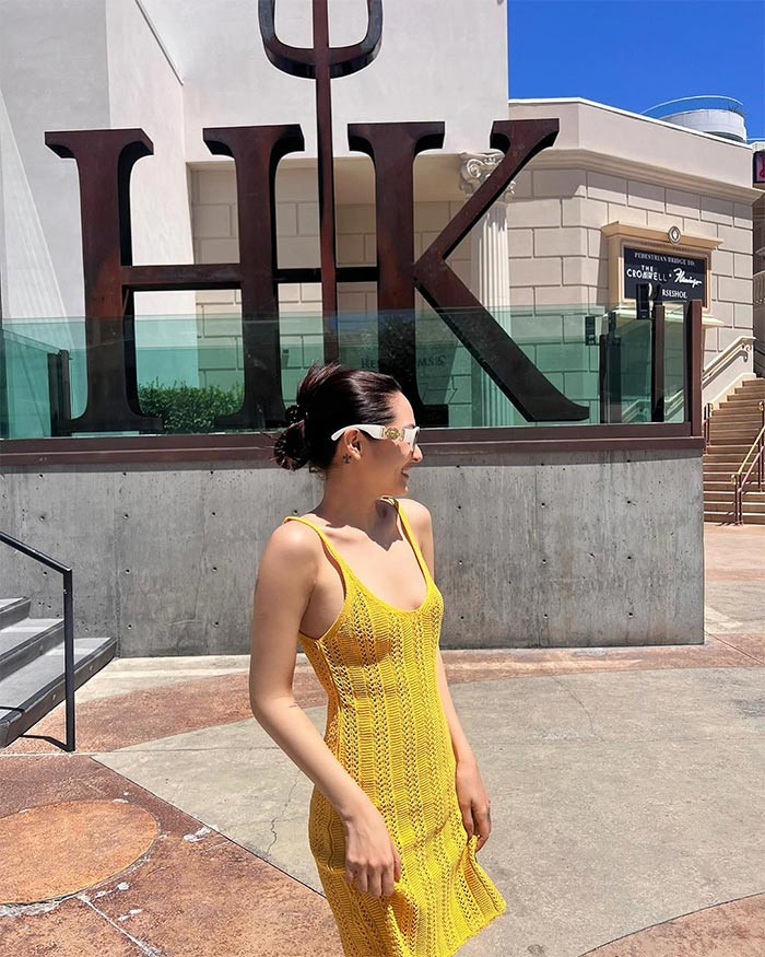 Khi được hỏi về tin đồn sinh con khi xuất hiện trên một sân khấu ca nhạc vào tháng 6/2023, Bảo Anh lấp lửng: "Bây giờ sinh em bé thì mọi người có yêu Bảo Anh không? Không sinh thì có yêu không?" và khi khán giả đồng loạt nói "có" thì cô tiếp: "Vậy thôi cứ tập trung yêu đi!". (Ảnh: FBNV)