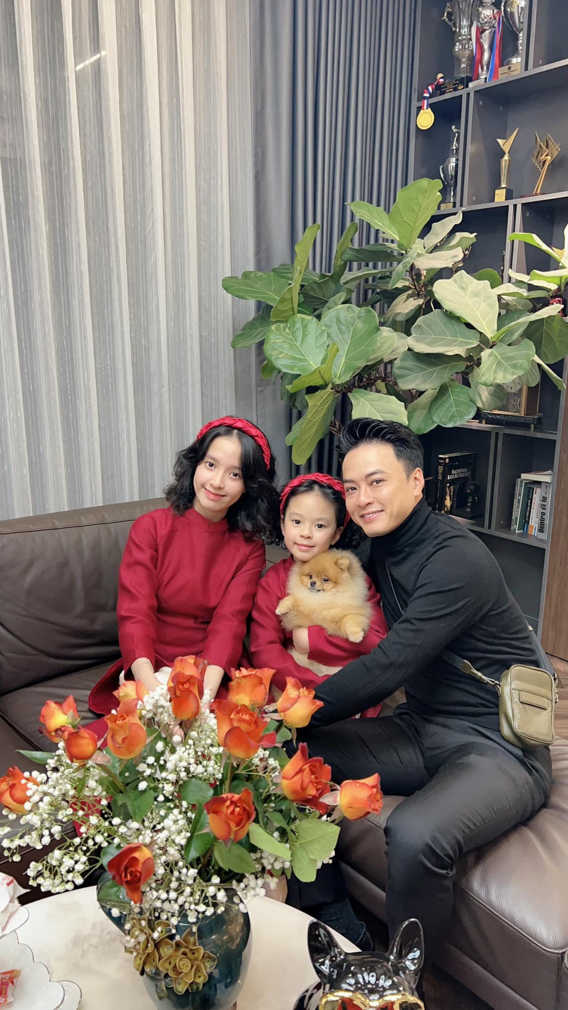 Được biết, gia đình nam diễn viên rất yêu thể thao và thường xuyên tham gia các giải chạy gia đình.