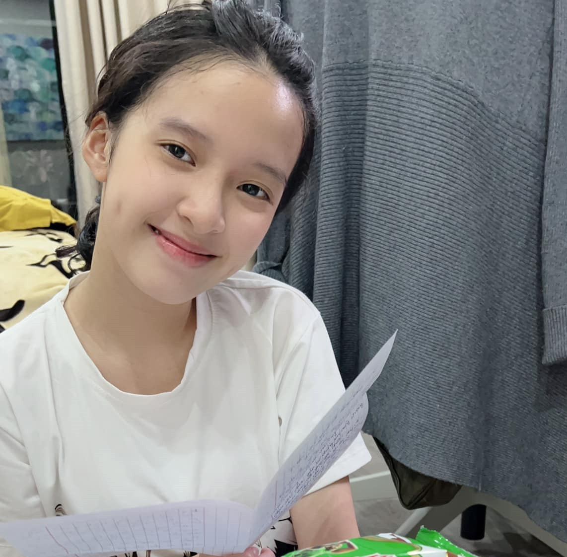 Ái nữ nhà Hồng Đăng còn có thành tích học tập tốt khiến bố mẹ tự hào.