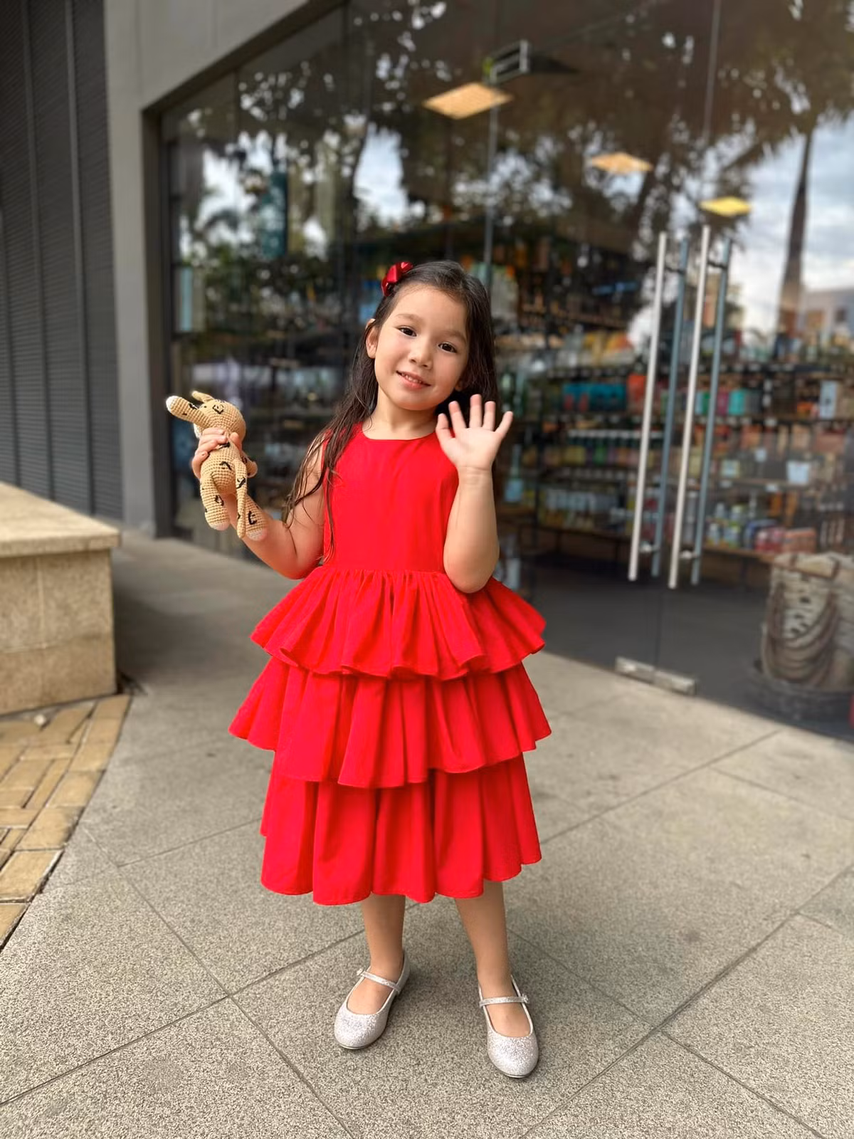 Hình ảnh đáng yêu và dễ thương của con gái lai Tây nhà Hà Anh khiến cư dân mạng dự đoán cô bé sẽ là "hoa hậu, siêu mẫu trong tương lai". Nữ siêu mẫu cũng tiết lộ Myla sở hữu chiều cao 1m20.