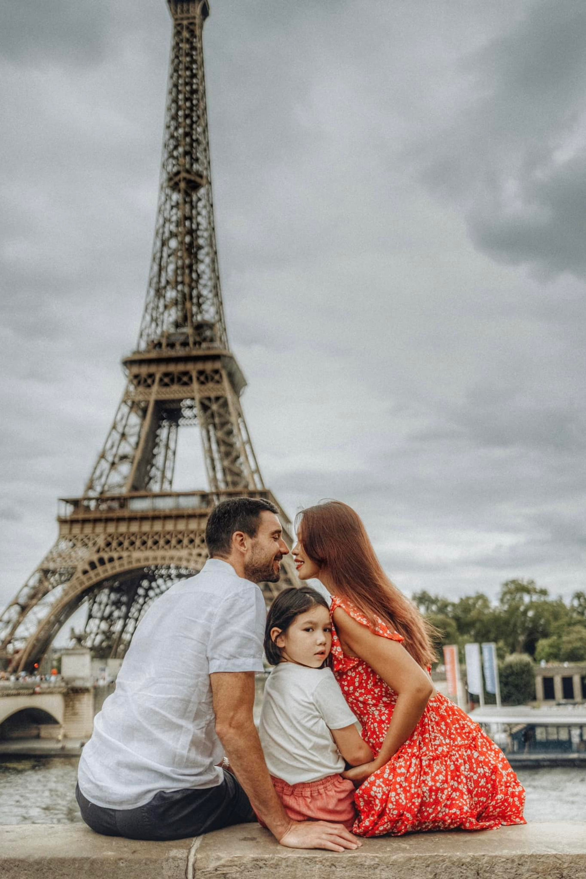 Myla xuất hiện trong nhiều khung hình của mẹ. Cả gia đình Hà Anh vừa có chuyến đi nghỉ dưỡng ở châu Âu.