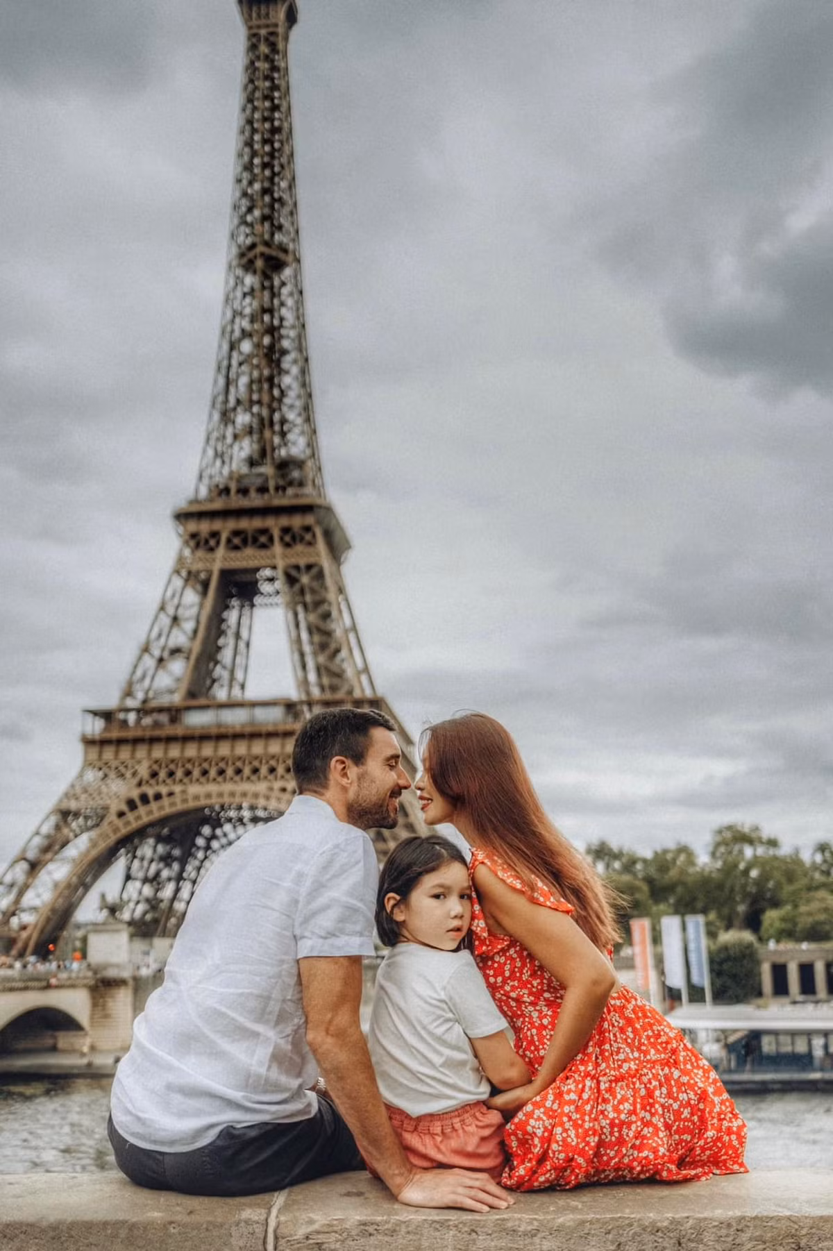 Myla xuất hiện trong nhiều khung hình của mẹ. Cả gia đình Hà Anh vừa có chuyến đi nghỉ dưỡng ở châu Âu.