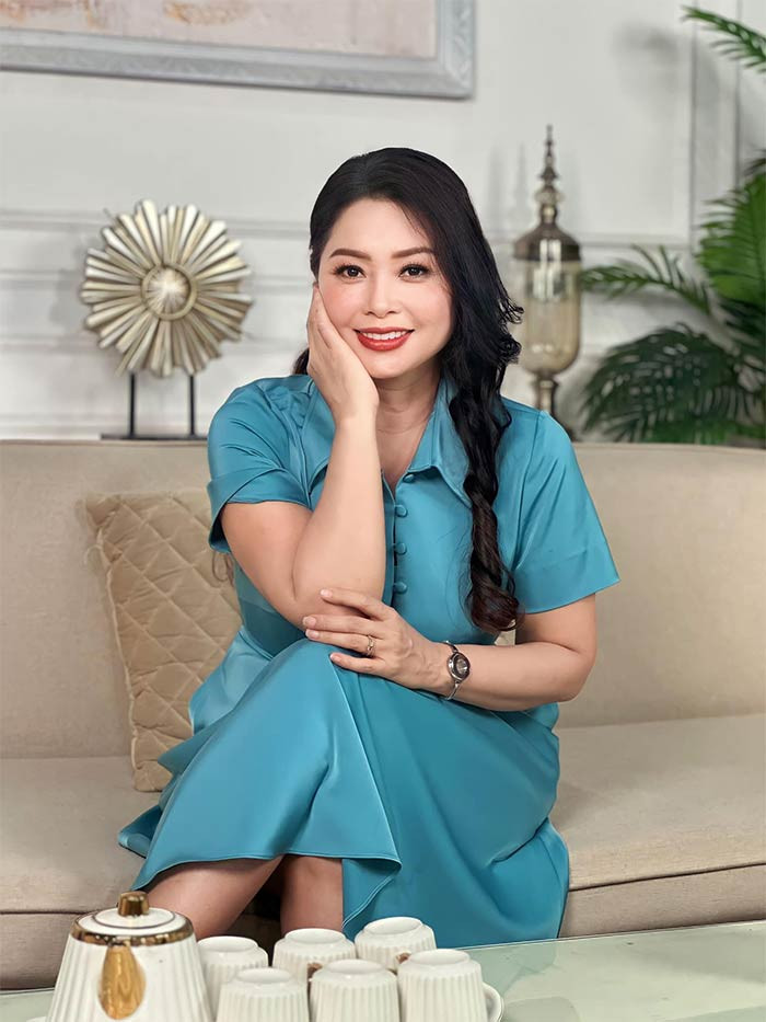 Thanh Tú hiện là diễn viên của Nhà hát Tuổi trẻ. Trên phim Thanh Tú thường vào những vai ghê gớm, đanh đá chua ngoa, nhưng ngoài đời mọi người nhận xét cô rất hiền.