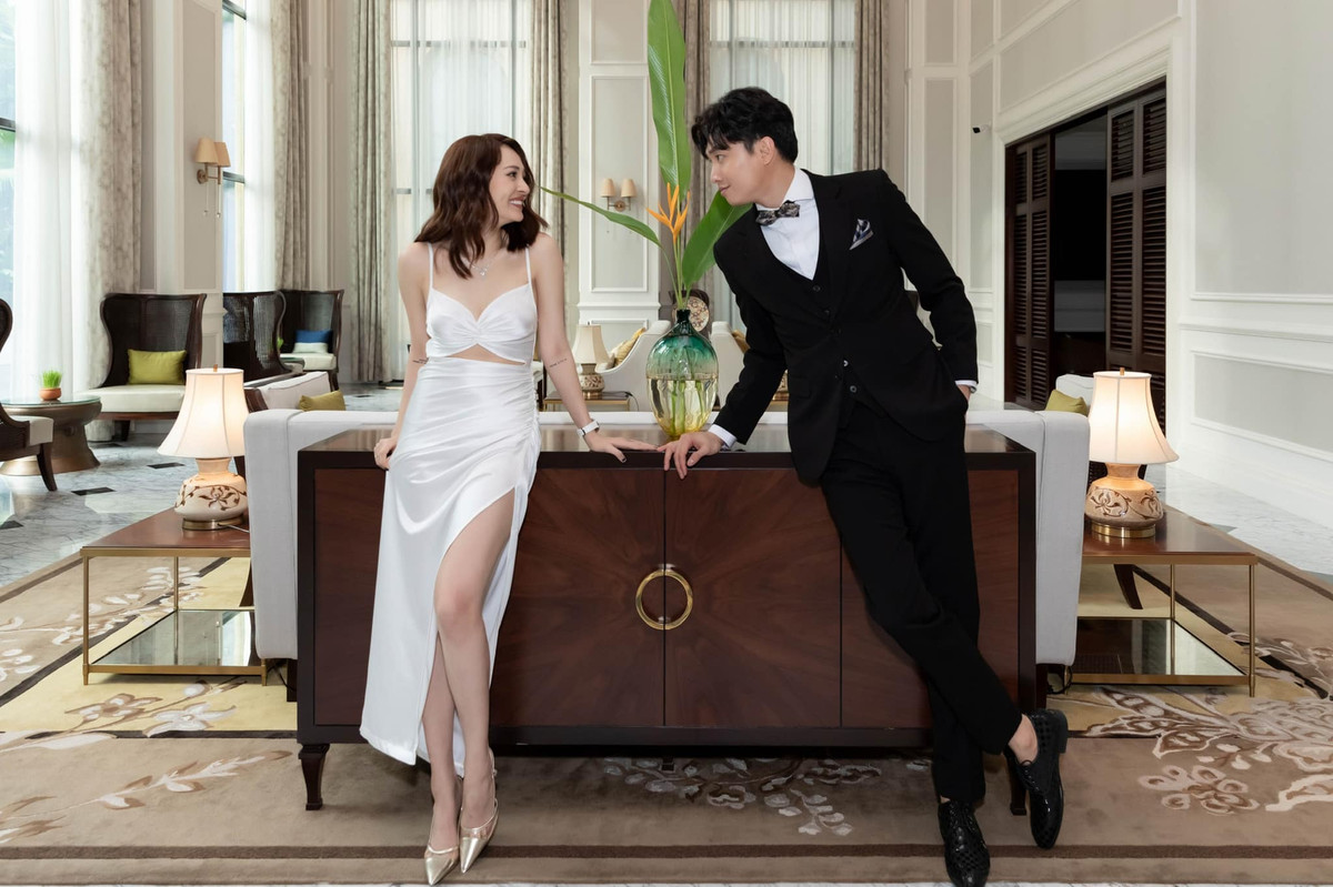 Bảo Anh còn vướng tin đồn hẹn hò với Quốc Trường khi cả hai cùng hợp tác chung dự án phim điện ảnh "Bẫy ngọt ngào". Tuy nhiên, cô lên tiếng khẳng định cả hai chỉ là bạn.