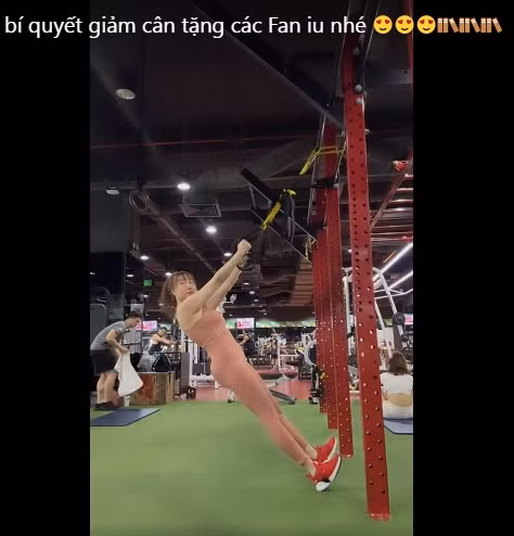 Mới đây, Phi Thanh Vân gây sốt khi khoe vóc dáng quyến rũ nhờ giảm được 2kg sau gần 3 tuần nghỉ Tết. Chia sẻ của nữ diễn viên "Cô gái xấu xí" khiến chị em thi nhau xin bí quyết giảm cân.