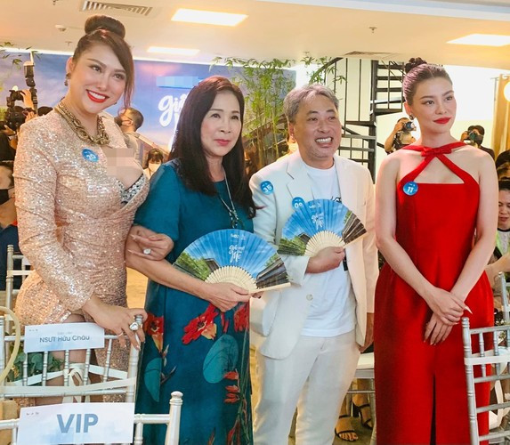 Phi Thanh Vân từng chia sẻ trên Dân Việt rằng: "Tôi ở độ tuổi trung niên nên việc có một ngoại hình đẫy đà 1 chút rất phù hợp với tướng số và phong thủy. Tôi biết cách kiểm soát cân nặng của mình, điều chỉnh theo yêu cầu của bản thân".