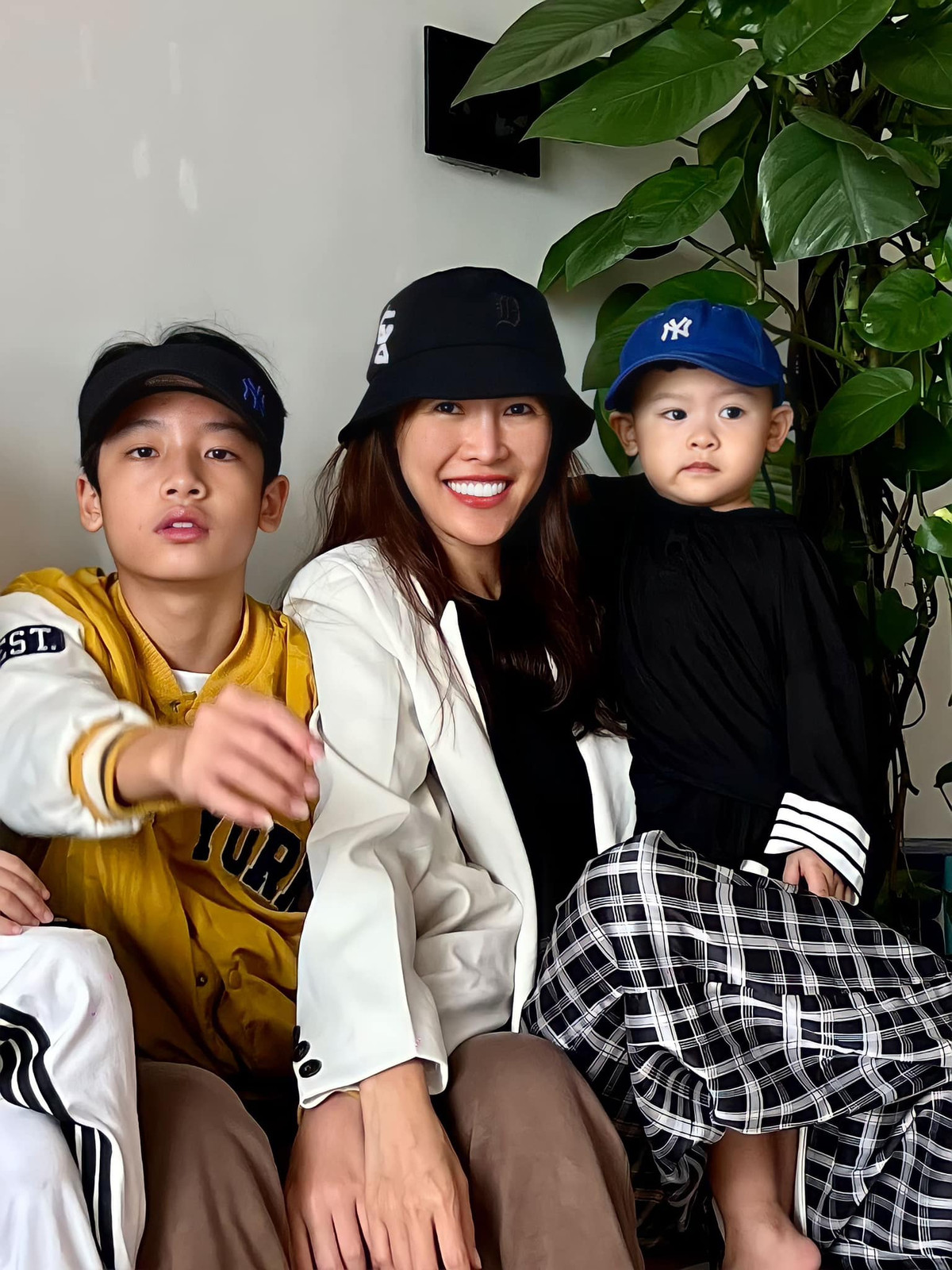 Khoe khoảnh khắc bình yên bên người thân, Quế Vân gây chú ý với diện mạo mới nhất sau quyết định rời Hà Nội về quê nhà Bắc Giang sinh sống.