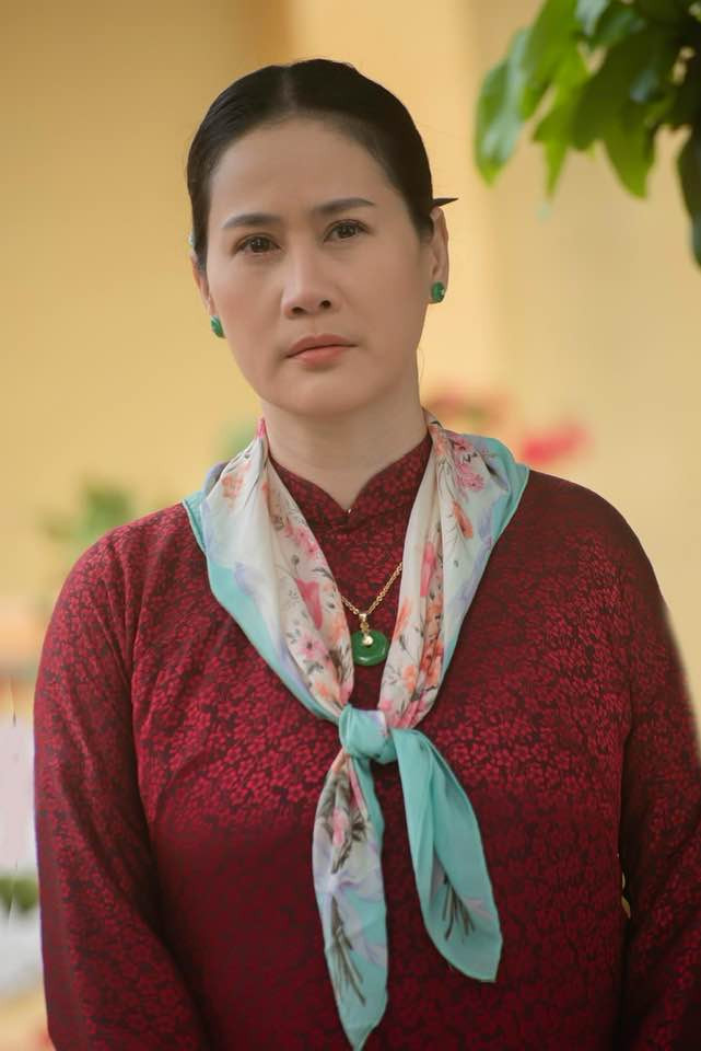 Sau đổ vỡ hôn nhân, Thân Thúy Hà trở thành mẹ đơn thân. Nữ nghệ sĩ dành thời gian cho diễn xuất song song với công việc kinh doanh như khi chưa lập gia đình để lo cho con.