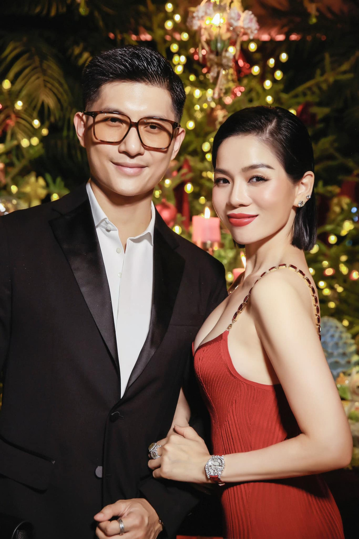 Tham gia đóng phim nhưng chưa thật sự gây ấn tượng, tình trẻ kém 12 tuổi của Lệ Quyên hiện chuyển hướng sang sân chơi YouTube, thường xuyên đăng tải video về những chuyến đi của cả hai.