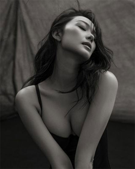 Minh Hằng của hiện tại được nhận xét là quyến rũ hơn rất nhiều so với thời đôi mươi.