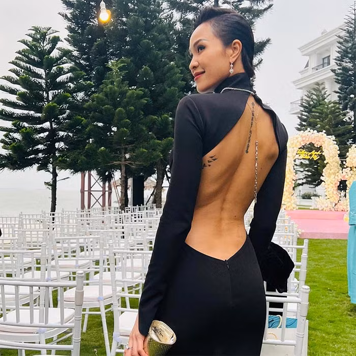 Phương Mai đại diện Việt Nam tham gia nhiều cuộc thi người mẫu quốc tế. Năm 2009, cô lọt top 10 cuộc thi Asian Super Model.