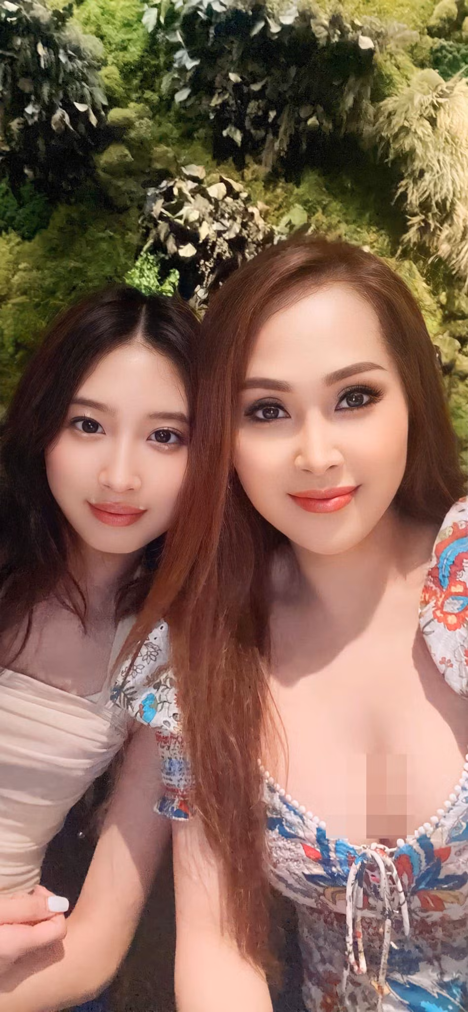 Minh Thư đưa con gái 14 tuổi về Việt Nam dịp hè này. Cô bé được theo mẹ đi trải nghiệm nhiều nơi và thưởng thức ẩm thực.