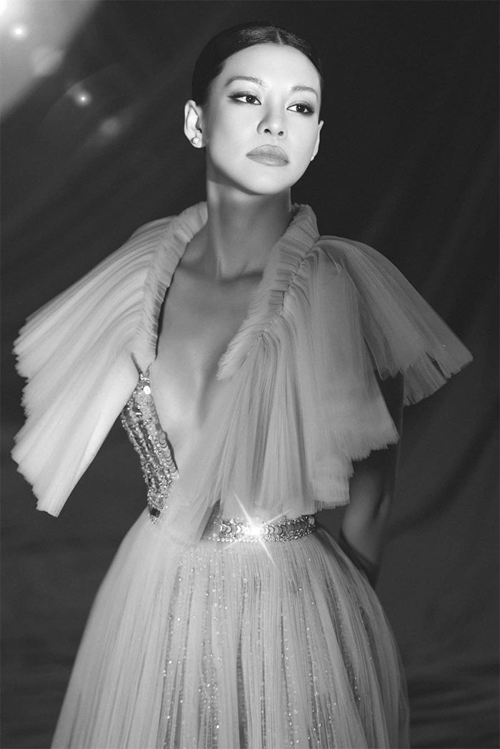 Tháng 5/2022, bạn gái đạo diễn Nguyễn Quang Dũng thử sức với điện ảnh qua vai Khánh Ly trong phim "Em và Trịnh".