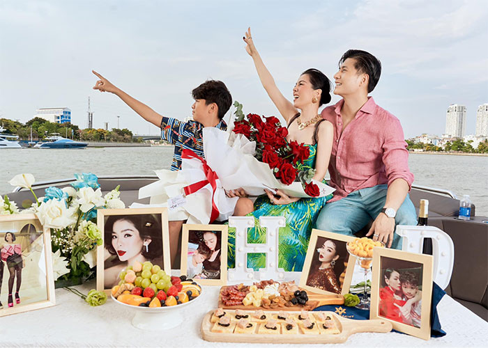 Lệ Quyên - Lâm Bảo Châu đã có hơn 3 năm bên nhau và chuyện tình của họ được nhiều người chúc phúc.