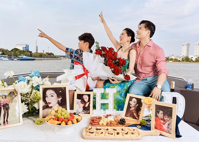 Lệ Quyên - Lâm Bảo Châu đã có hơn 3 năm bên nhau và chuyện tình của họ được nhiều người chúc phúc.