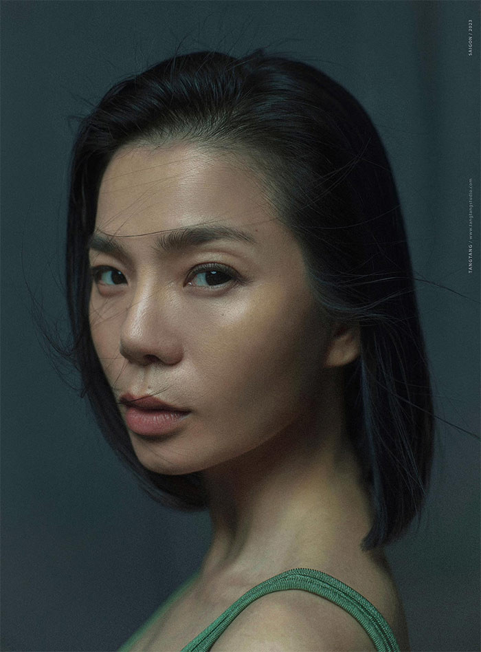 Nhân dịp sinh nhật, "nữ hoàng phòng trà" cũng chụp một bộ ảnh mặt mộc rất ấn tượng để kỷ niệm.