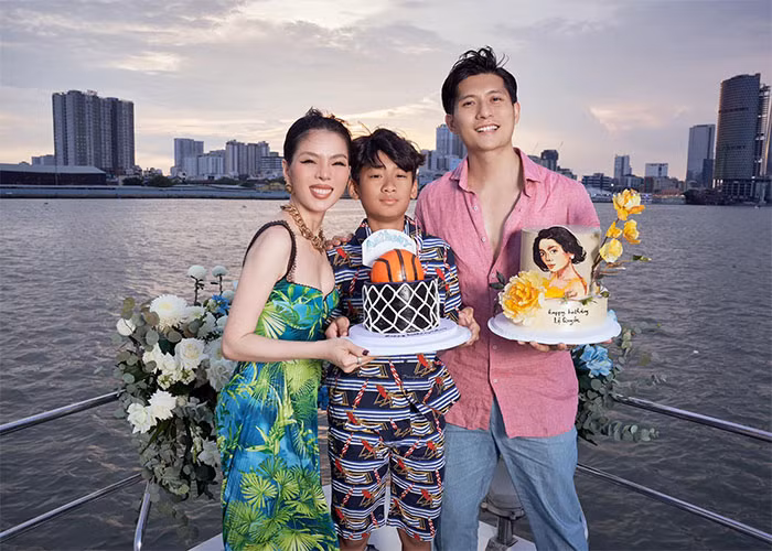 Lệ Quyên hạnh phúc đón tuổi mới bên con trai và tình trẻ, người mẫu Lâm Bảo Châu.