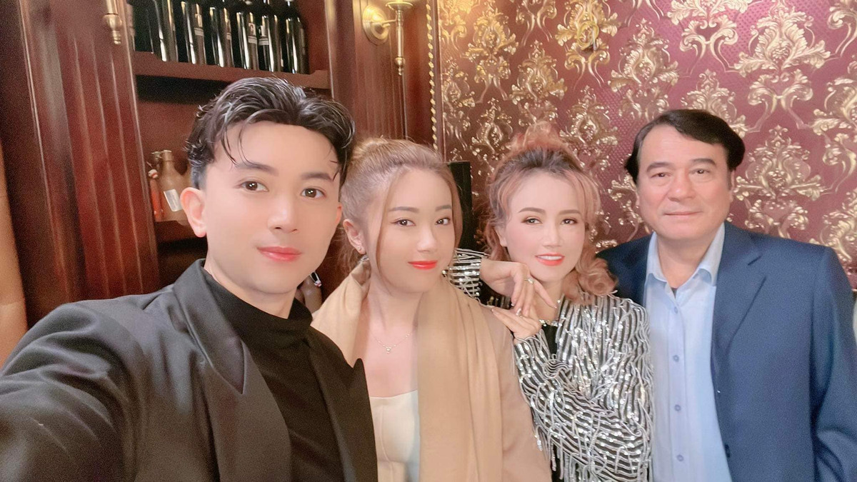 Trong phim, mẹ của Tuyết dù là người ghê gớm, chanh chua nhưng lại hết lòng bảo vệ con gái của mình.