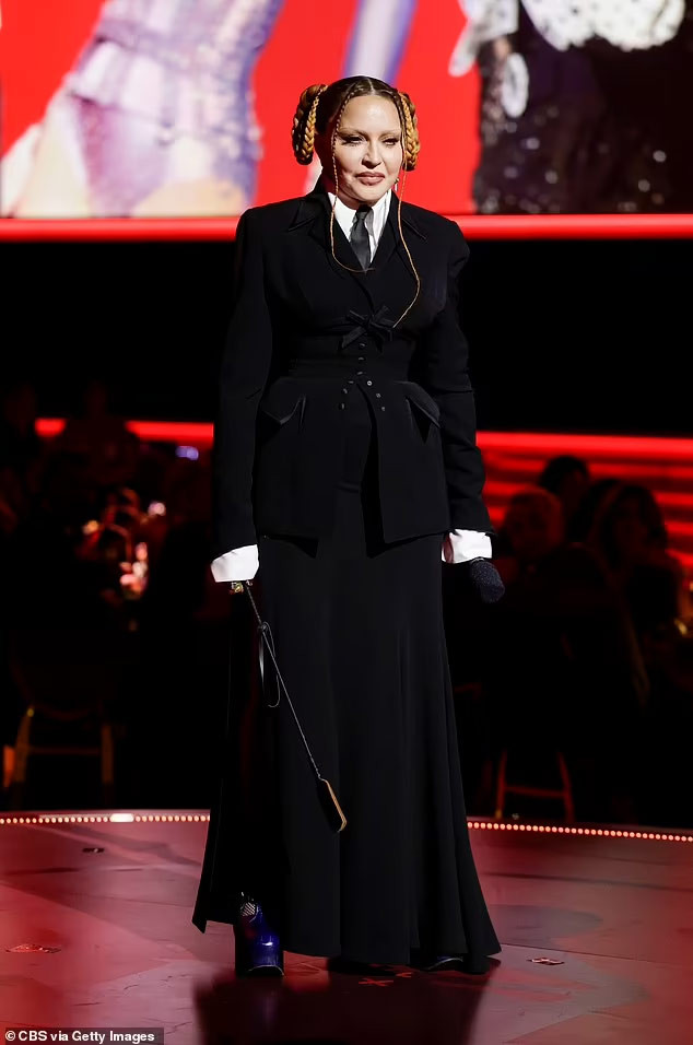 Madonna thì cho rằng cô đang sống trong một thế giới từ chối tôn vinh phụ nữ bước qua tuổi 45. (Ảnh: Getty Images)