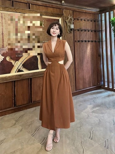 Hơn một năm sau khi chia tay nam diễn viên Đình Tú, nữ diễn viên Hương Giang được nhiều người khen là ngày càng trẻ đẹp.