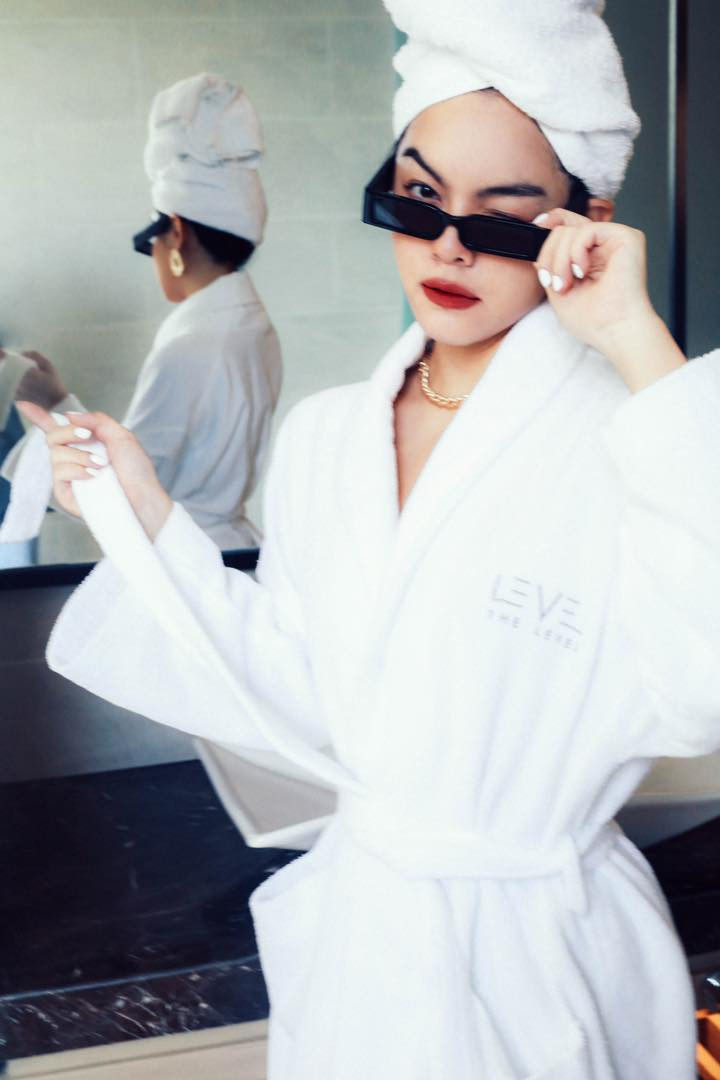 Mỹ nhân U40 được fan ưu ái chấm điểm 10 cho sắc vóc ngày càng "thăng hạng".