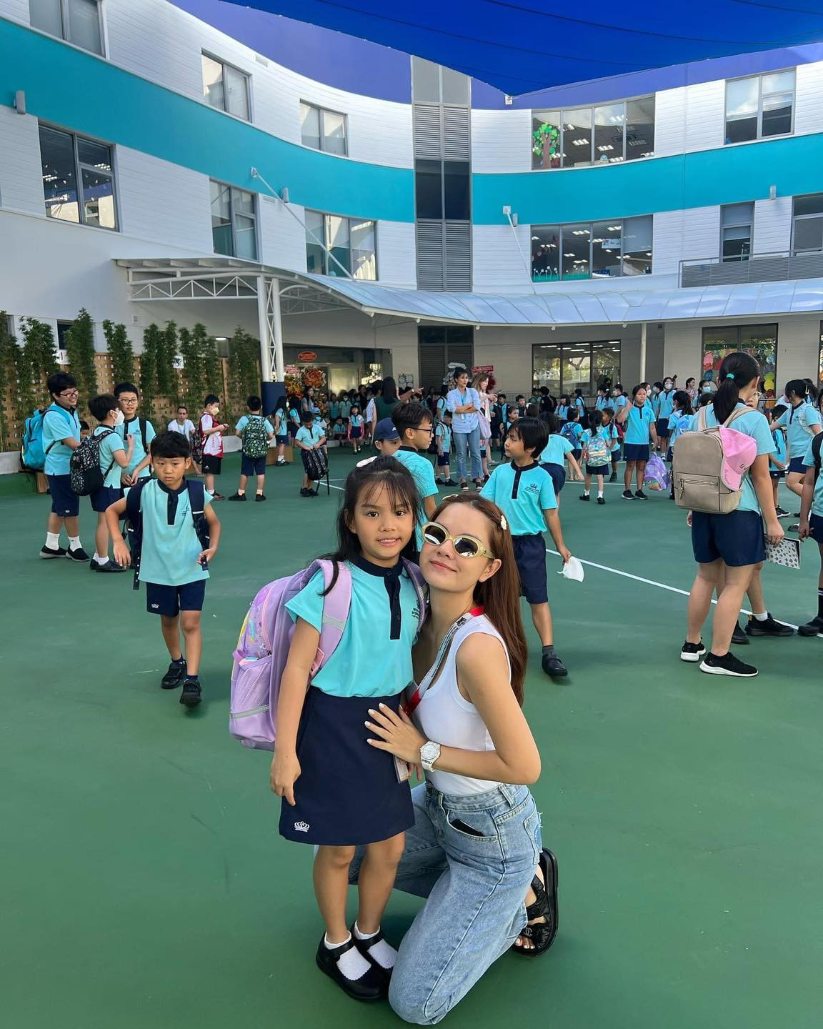 Dù đã trải qua 3 lần sinh nở nhưng mỹ nhân họ Phạm vẫn giữ được vòng một săn chắc.