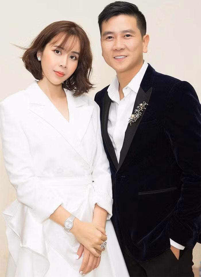 Sau scandal của chồng - nhạc sĩ Hồ Hoài Anh tại Tây Ban Nha vào cuối tháng 6/2022, Lưu Hương Giang rất kín tiếng và ít xuất hiện trong các sự kiện.