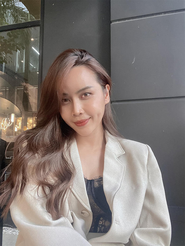 Thời điểm đó, Lưu Hương Giang làm mũi, làm răng, tiêm mỡ tự thân vào mặt.