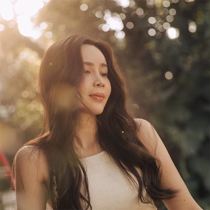 Nữ ca sĩ sinh năm 1983 chia sẻ, cô từng làm liều trốn Hồ Hoài Anh sang Hàn Quốc phẫu thuật thẩm mỹ, kết quả khiến chồng tức giận cả tuần và mẹ ruột suy sụp, khóc liên tục 3 ngày.