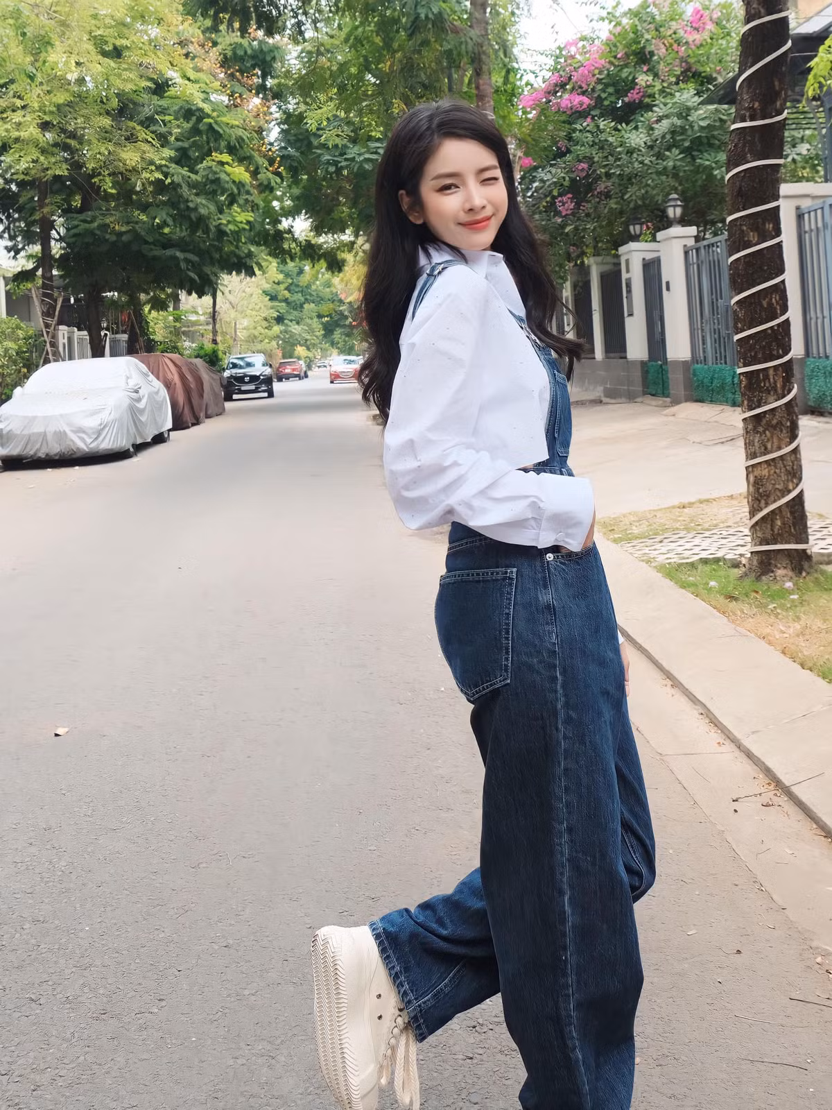 Dù sexy hay kín đáo, DJ Mie vẫn được khen ngợi về phong cách.