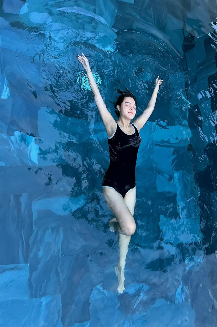 Sau gần một năm sinh con gái thứ ba, Phạm Quỳnh Anh đã lấy lại vóc dáng.