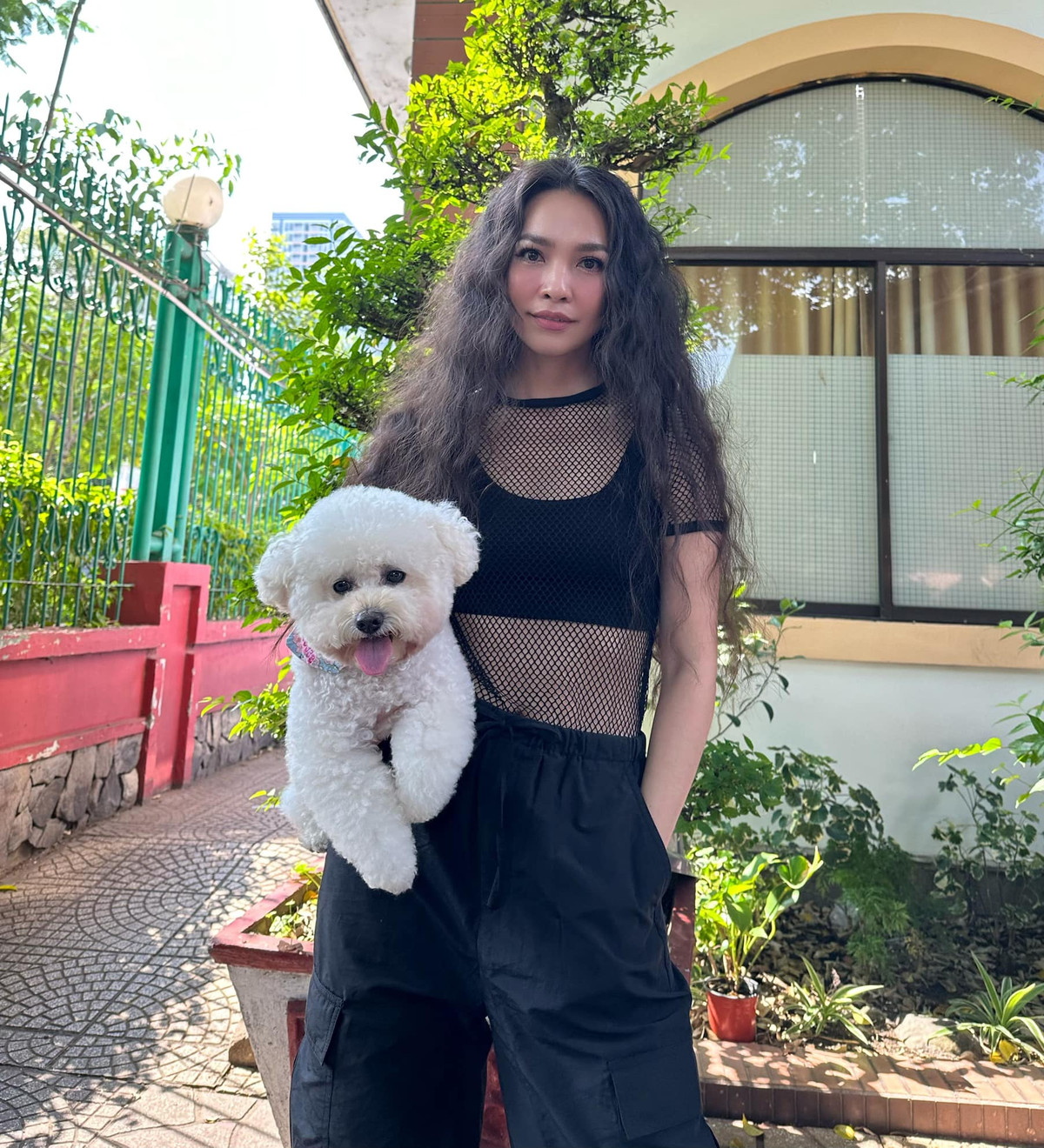 Ở tuổi U45, Hiền Thục không hổ danh là "mỹ nhân không tuổi", nhan sắc trẻ đẹp theo thời gian.