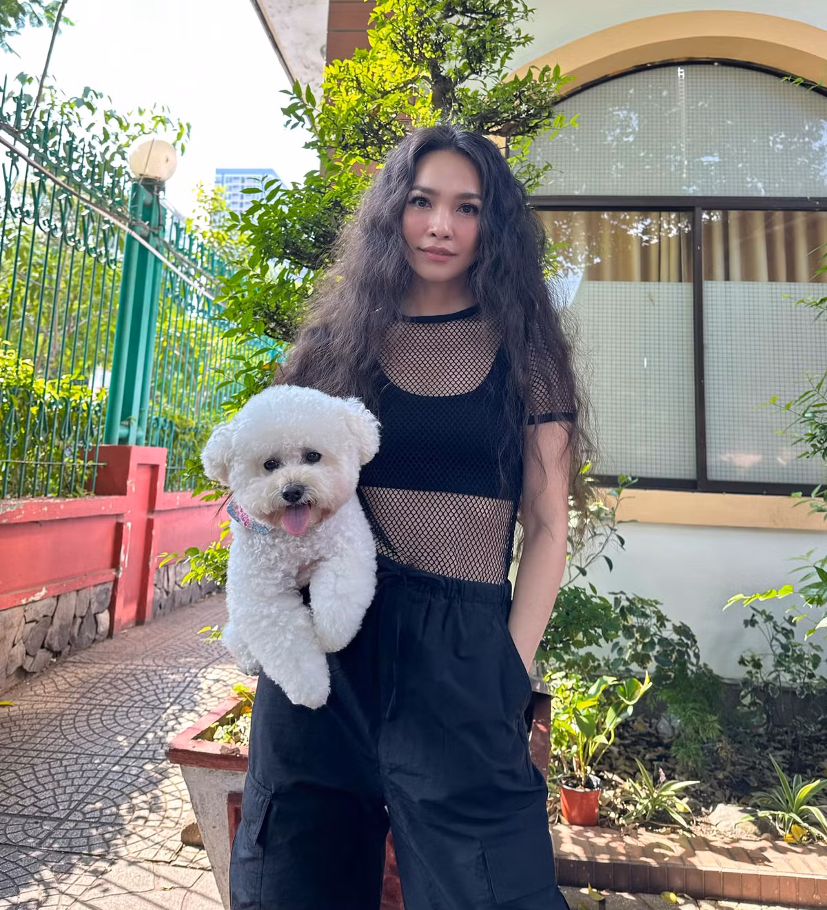 Ở tuổi U45, Hiền Thục không hổ danh là "mỹ nhân không tuổi", nhan sắc trẻ đẹp theo thời gian.