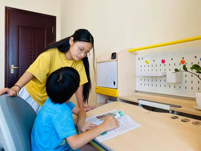 Sau 9 năm, ái nữ nhà Phan Anh vẫn nhận được nhiều sự quan tâm từ người hâm mộ.