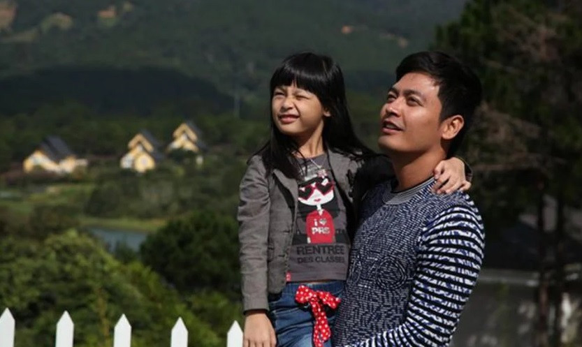 Hoàng Dương Bảo Anh (Bo) - con gái MC Phan Anh được đông đảo khán giả biết đến và yêu mến từ khi tham gia chương trình truyền hình thực tế “Bố ơi! Mình đi đâu thế?” năm 2014.