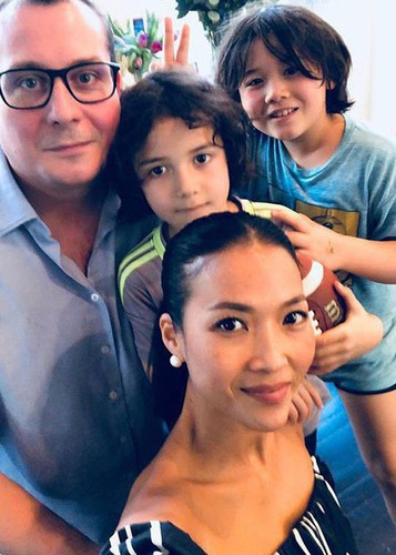 Bằng Lăng và chồng ngoại quốc có hai cậu con trai là bé Oskar (sinh năm 2009) và bé Caspar (sinh năm 2011).