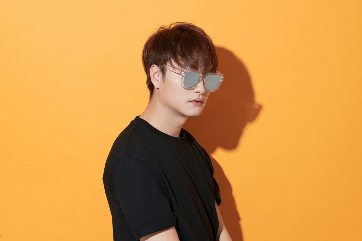 Ngoài đời, Trọng Lân được khen có khiếu hài hước và vẫn độc thân vui vẻ.