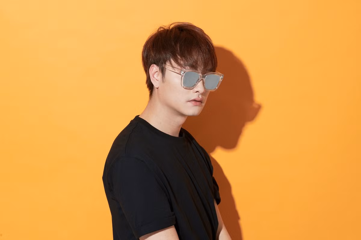 Ngoài đời, Trọng Lân được khen có khiếu hài hước và vẫn độc thân vui vẻ.