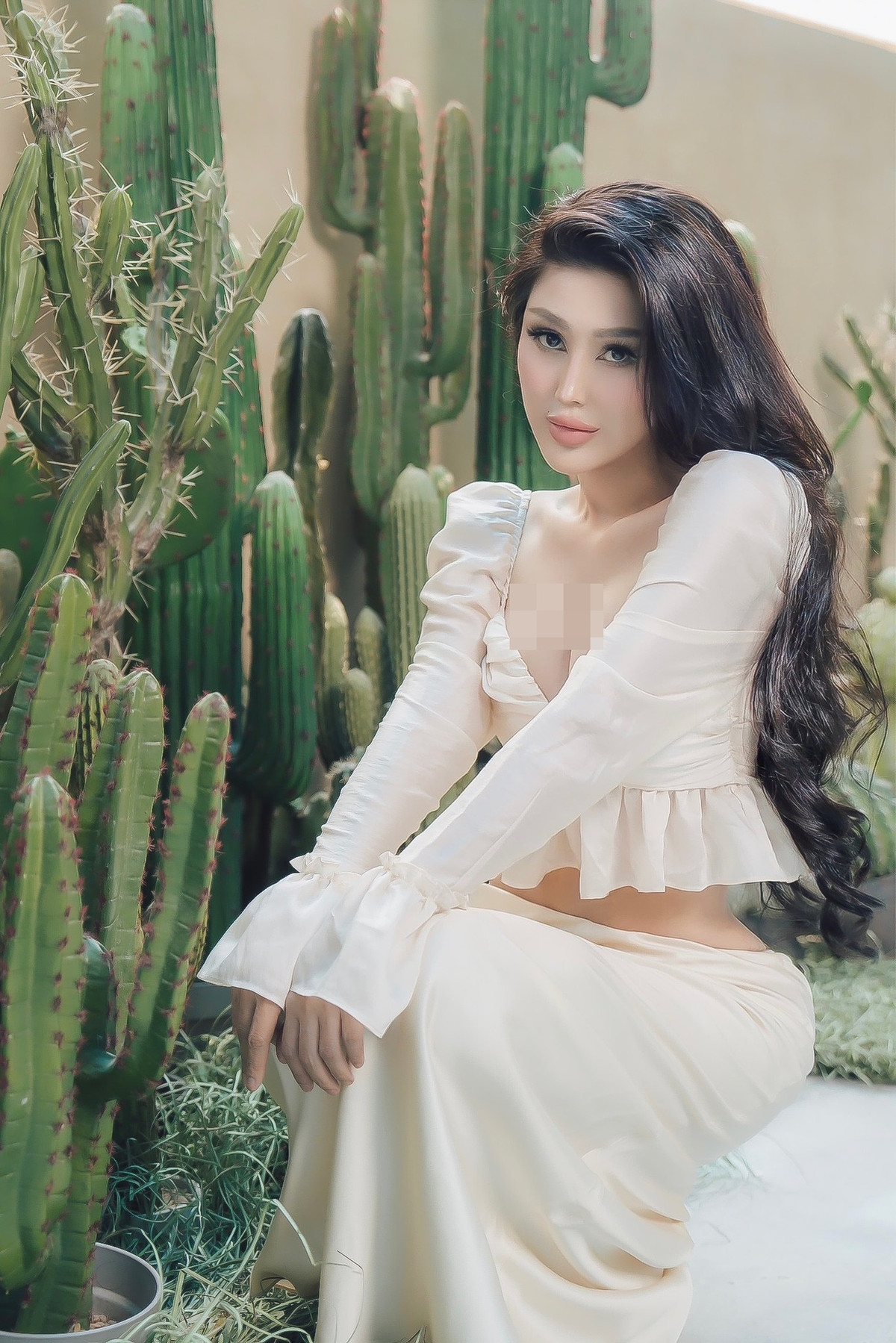 Tuy nhiên, kể từ khi kết hôn với ông xã người Đan Mạch, mỹ nhân sinh năm 1985 rút dần khỏi làng giải trí để tập trung cho kinh doanh.