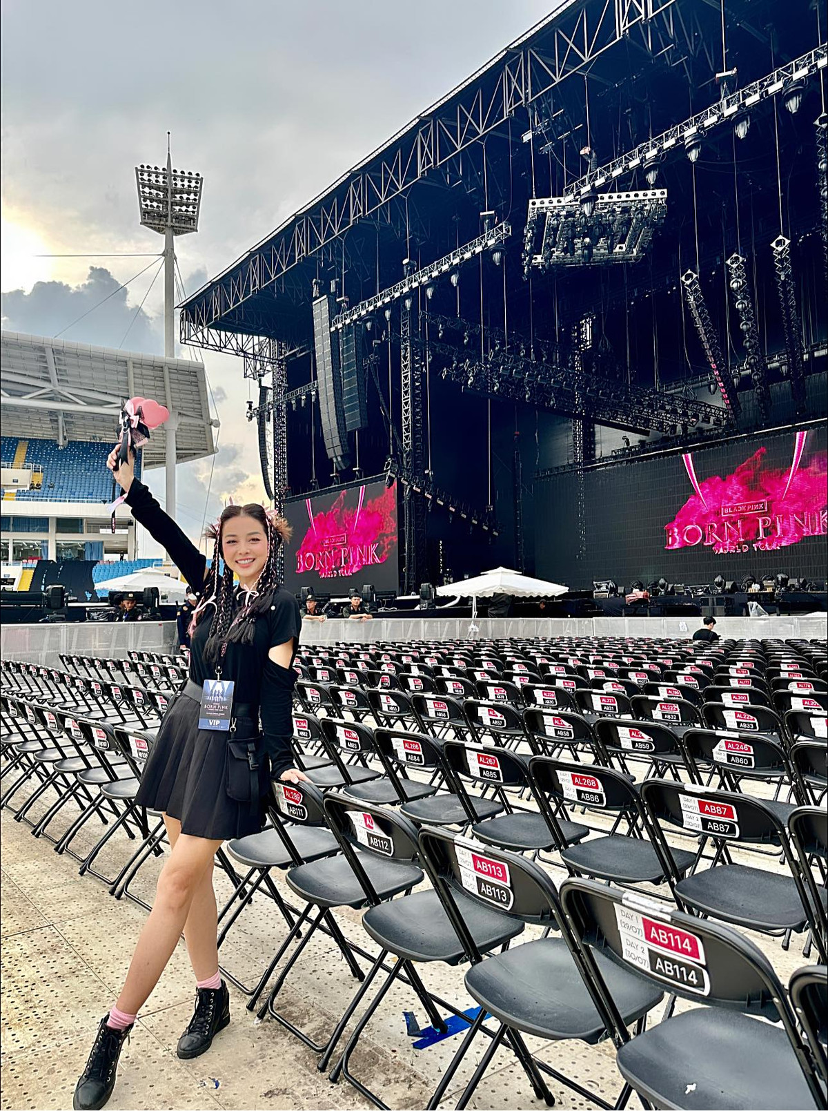 Ngắm sắc vóc trẻ trung của mỹ nhân U40, khó tin cô đã là mẹ của 4 con.