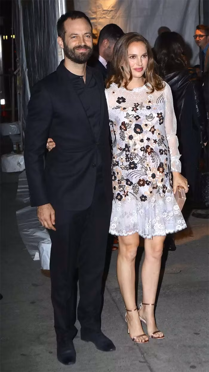 Tháng 9/2016, Natalie mang thai con thứ hai và khoe bụng bầu trong buổi công chiếu phim của cô "Planetarium" tại Liên hoan phim Venice. (Ảnh: GC Images)