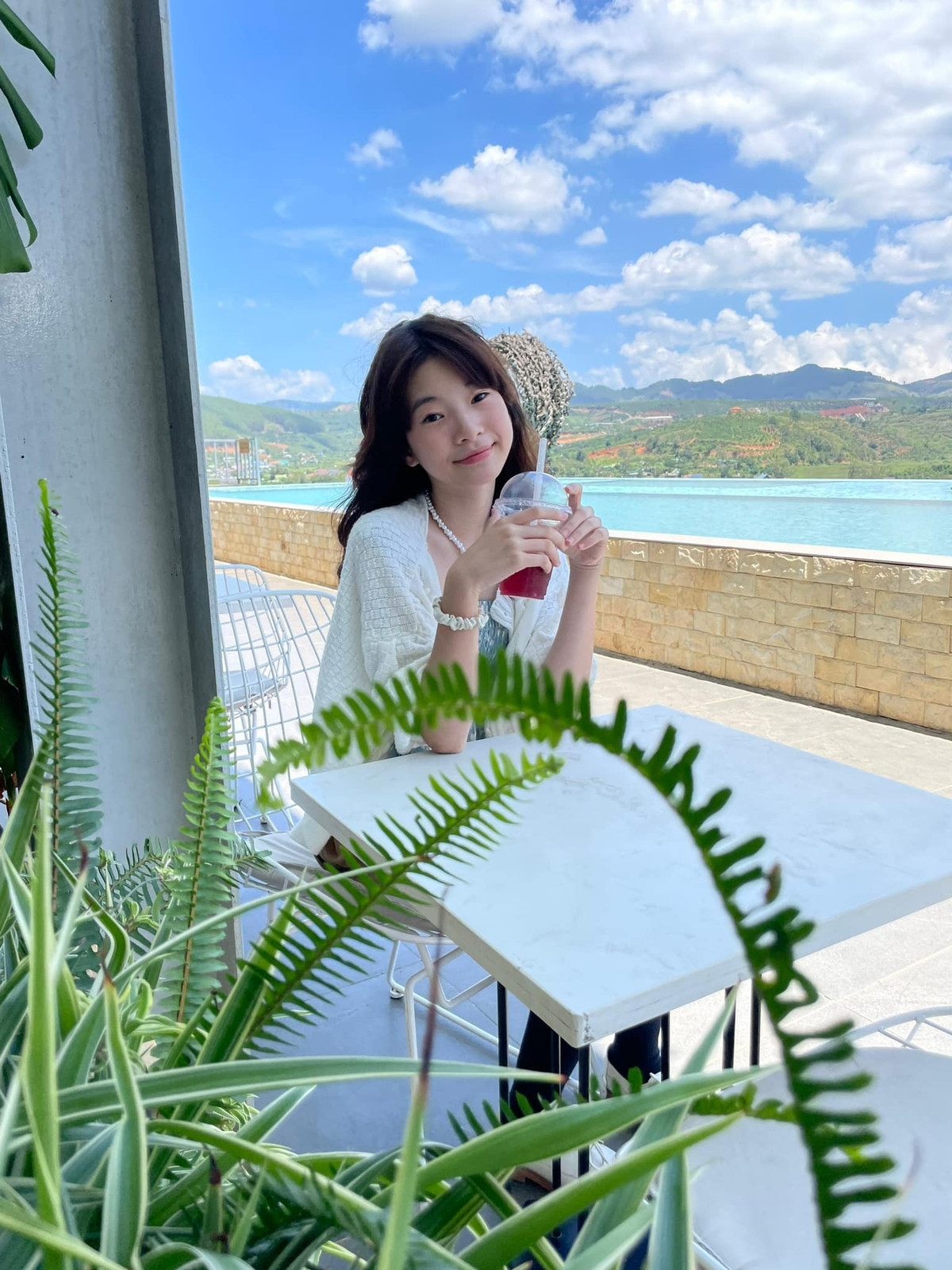 Ái nữ nhà MC Thanh Thảo ra dáng thiếu nữ.